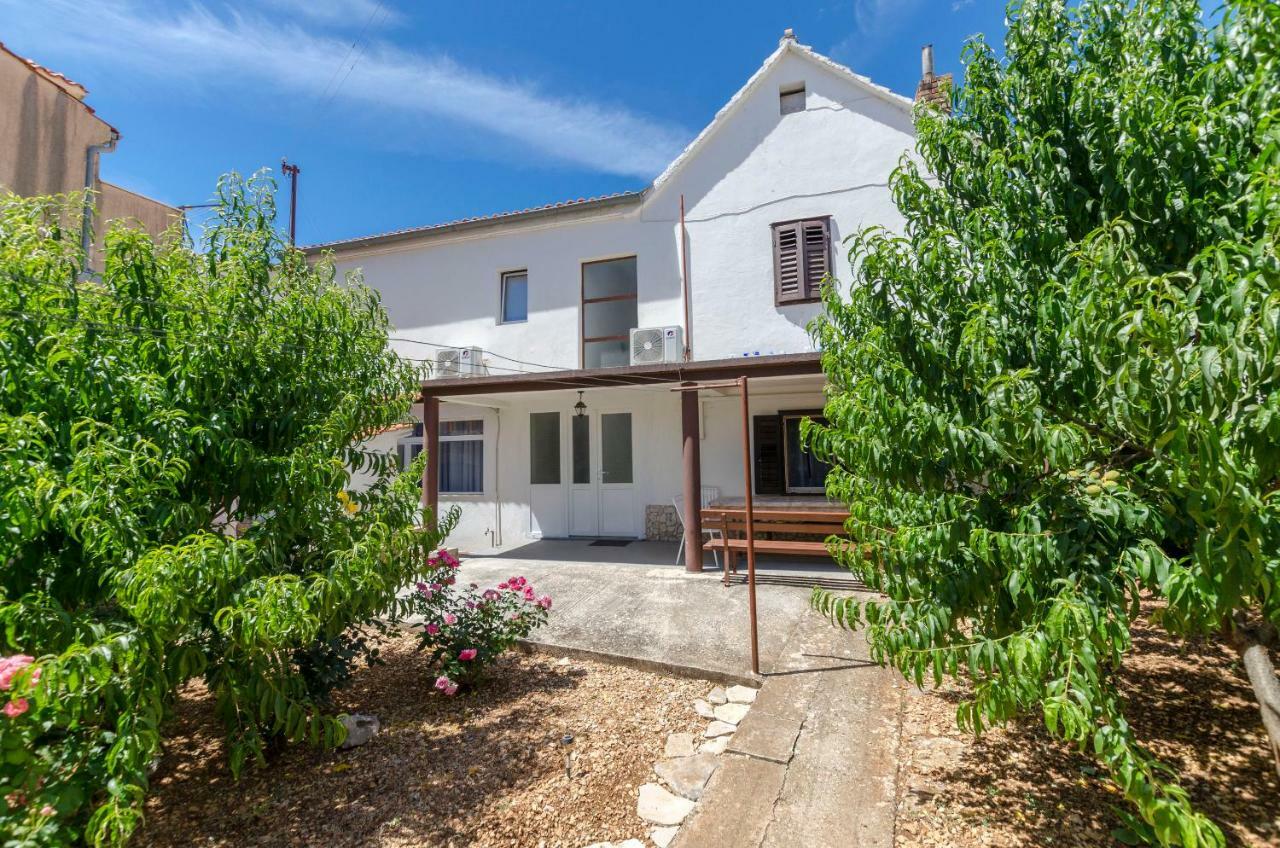 פרימוסטן Apartments Katica מראה חיצוני תמונה