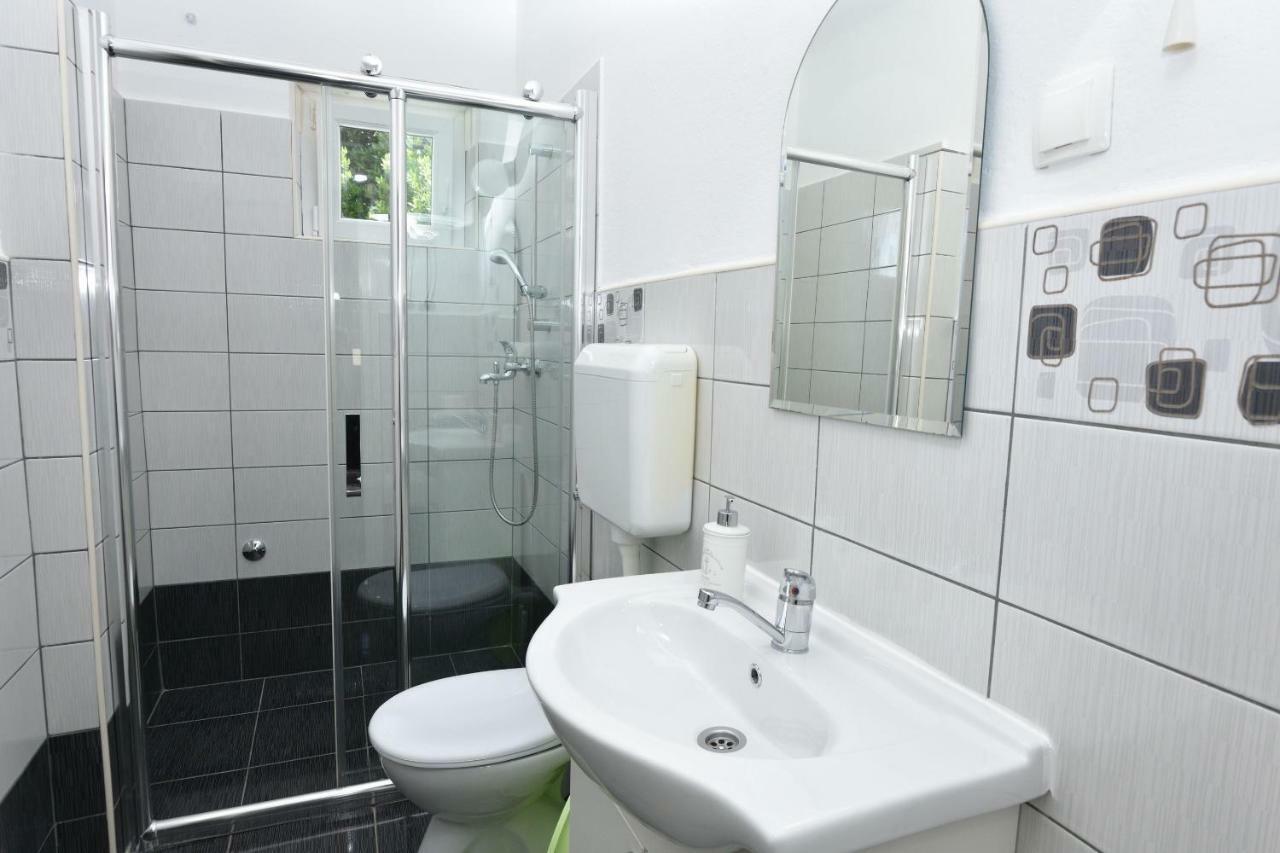 פרימוסטן Apartments Katica מראה חיצוני תמונה